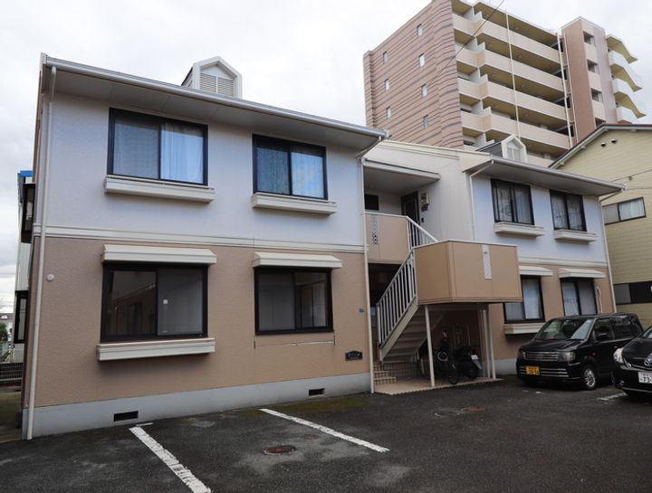 ファミール蓮台寺 C棟の外観