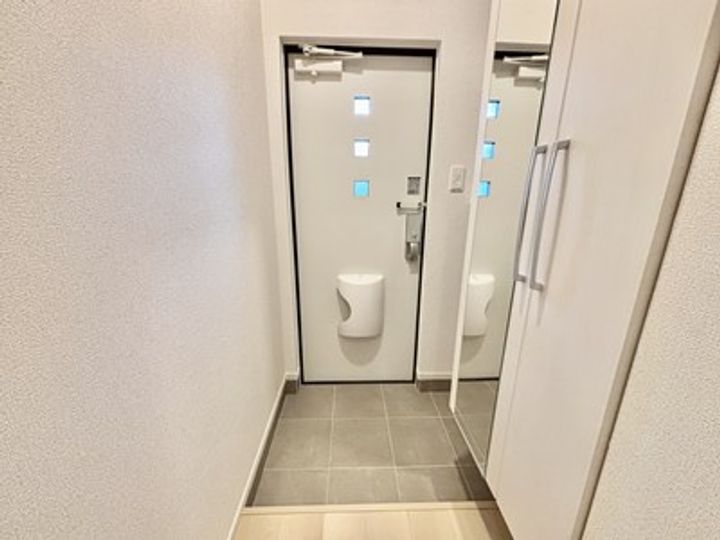メゾンラペーシュの玄関