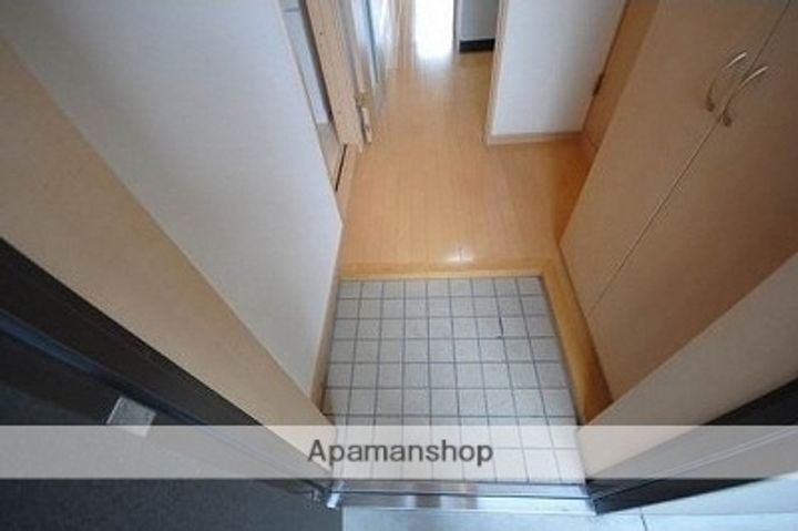 オンブラージュ白山の玄関