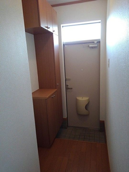 メゾンナカシマⅢAの玄関