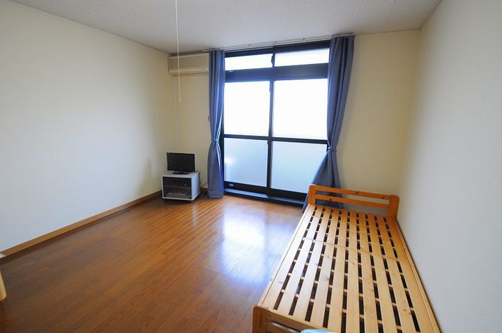 レオパレスはませんA201の居間