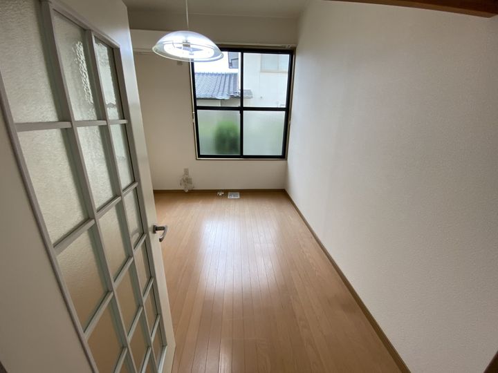 レオパレスFORTUNATE103の居間