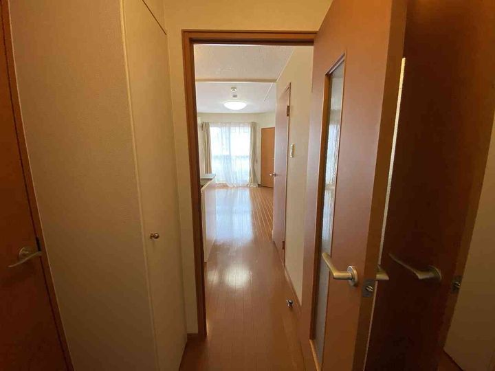 レオパレス扇111の玄関