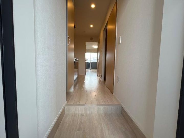 アジュール205の玄関