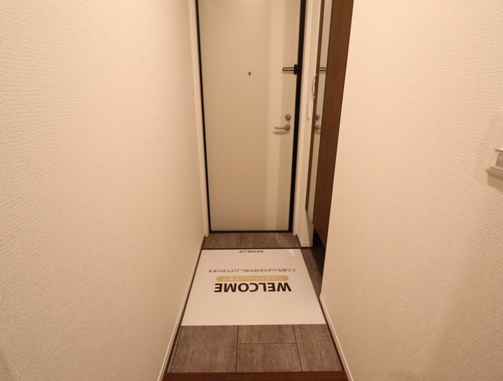 マーレ京町の玄関