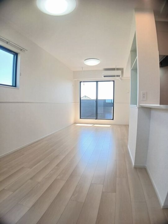 クランメゾンの居間