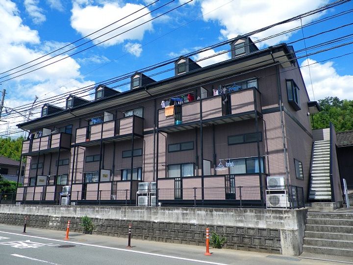 サンシャインハイツの外観