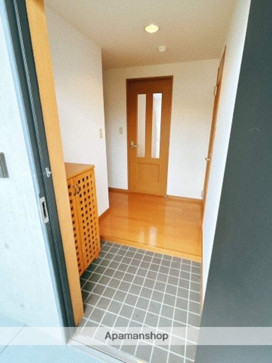 熊本県熊本市東区健軍3丁目の賃貸マンションの玄関