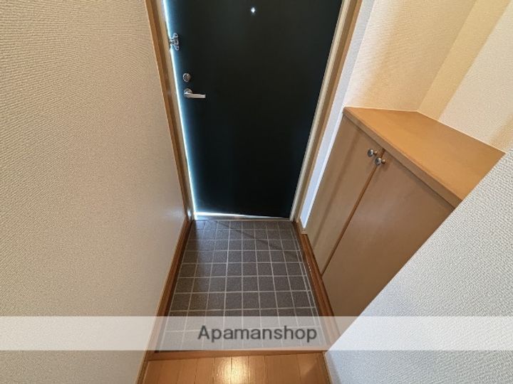 DO城南A棟の玄関