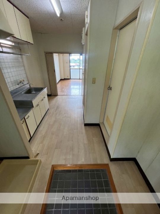 熊本県熊本市北区龍田2丁目の賃貸アパートの玄関