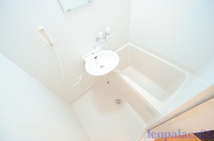 レオパレス白坪108の風呂