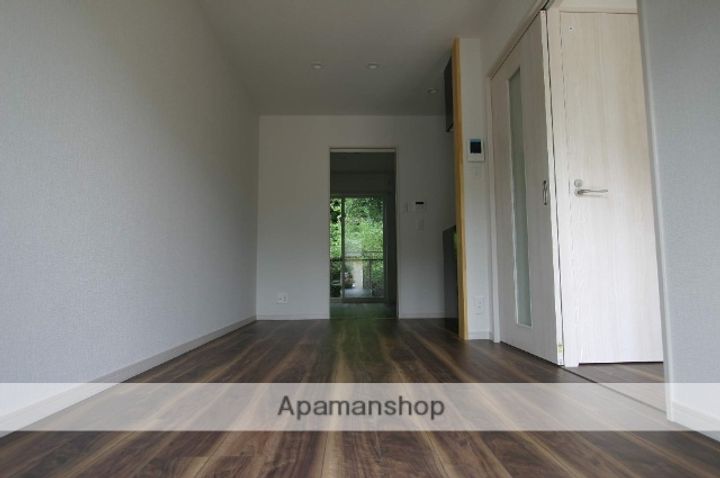 ヒルズ春日の居間