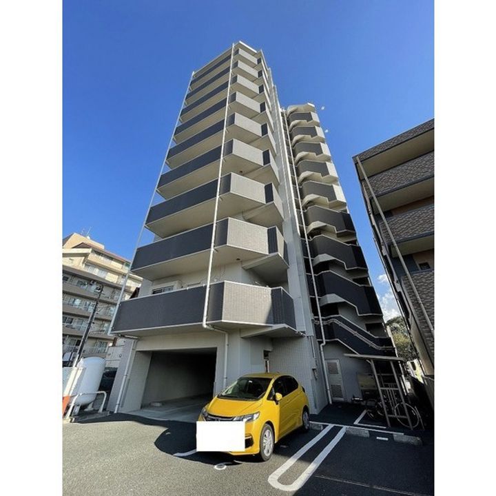 QUEENRICH新屋敷の外観