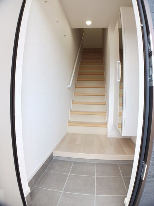 ル・プレジール Aの玄関