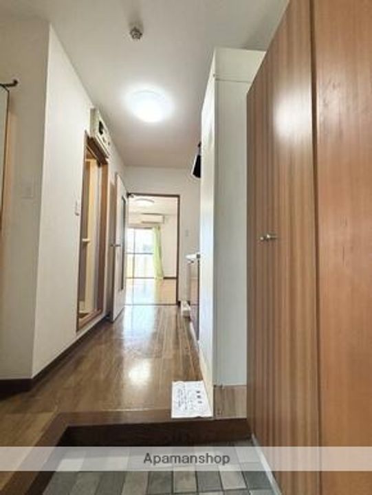 熊本県熊本市中央区南熊本5丁目の賃貸マンションの玄関