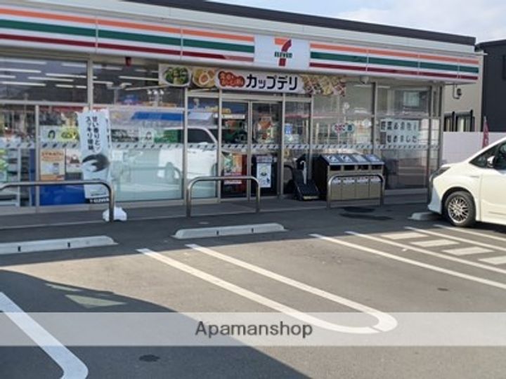 マドレカーサの周辺