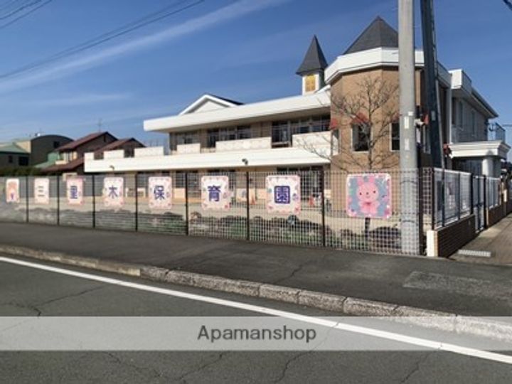 マドレカーサの周辺