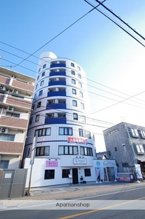 クロノス18三軒町の外観