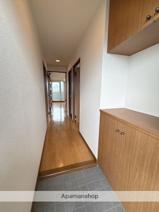 熊本県熊本市東区健軍3丁目の賃貸マンションの玄関