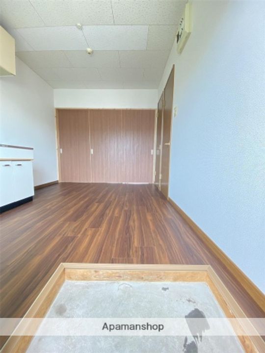 新南部ロイヤルハイツの玄関