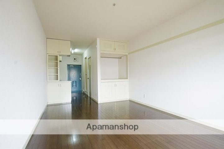 シャリエ九品寺の居間