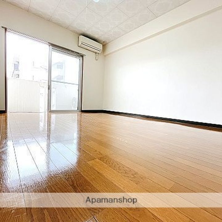 桜ビル新大江の居間