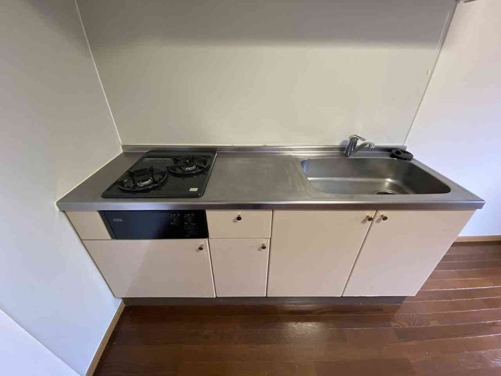 レオパレスイツノ204のキッチン