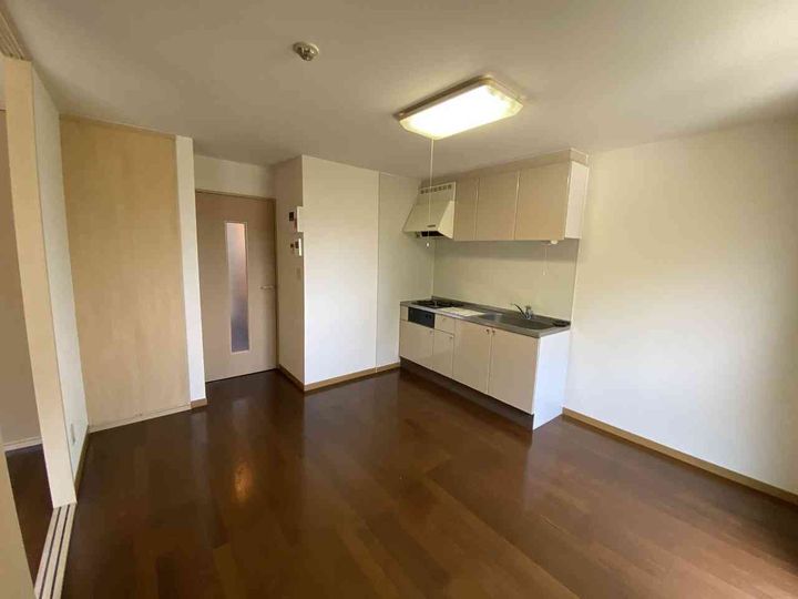 レオパレスイツノ204の居間