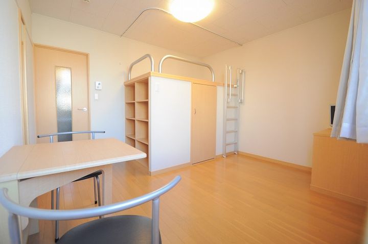 レオネクスト下代エスティⅡ209の居間