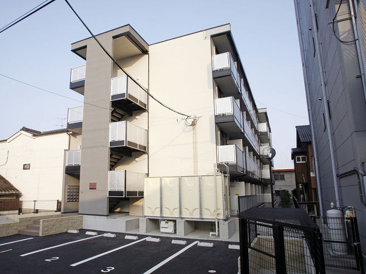 レオパレスフラワーヒル熊本108の外観