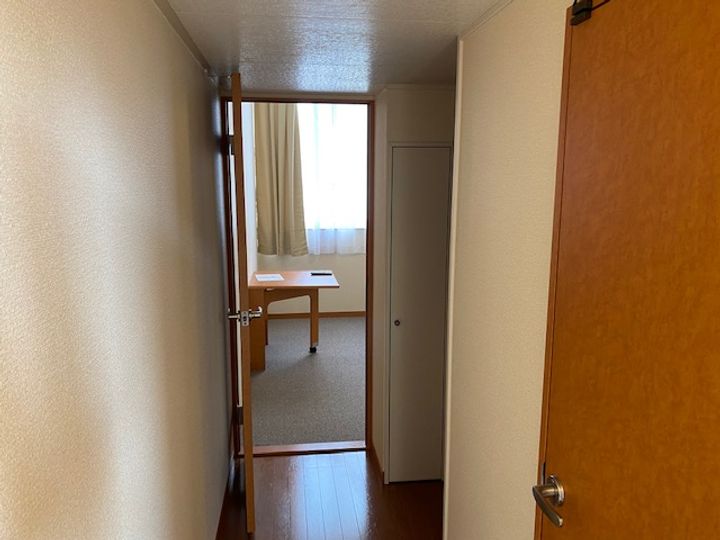 レオパレス立田の杜208の玄関