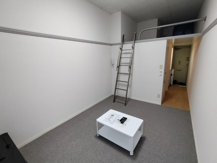 レオパレスパークサイド南熊本106の居間