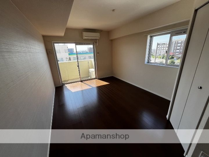 エレイネ近見の居間