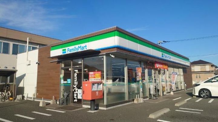 ローズガーデンの周辺