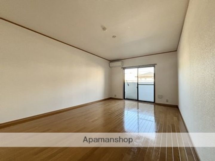 ウイングス7番館の居間