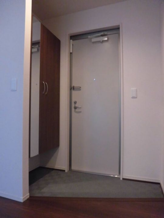 ラフィーネ益城 B棟の玄関