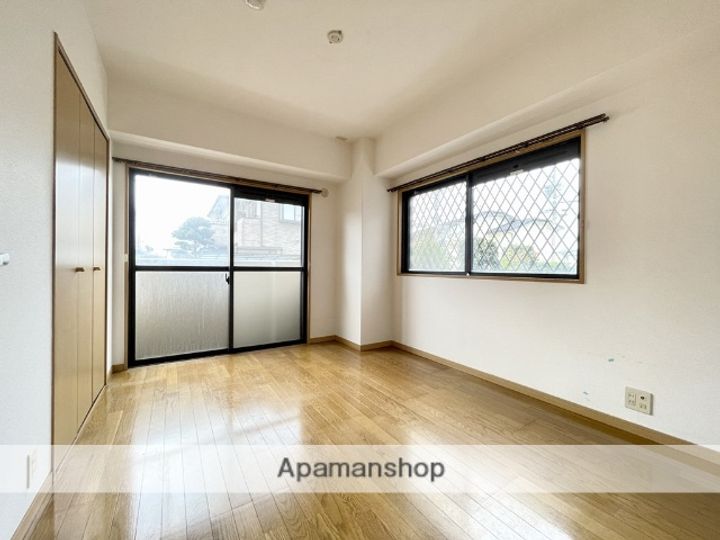 クリスタルマンションの内装