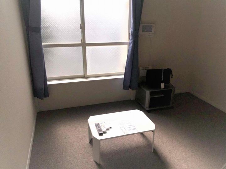 レオパレスタイガー102の居間