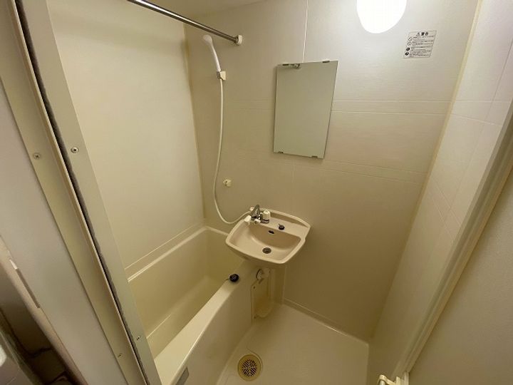 レオパレスフローラル合志館109の風呂