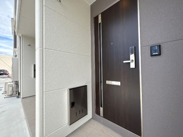 STEINFELDⅡ205の玄関