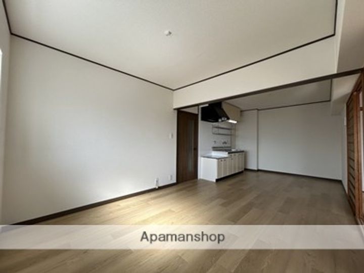 アグレアブル龍田の居間