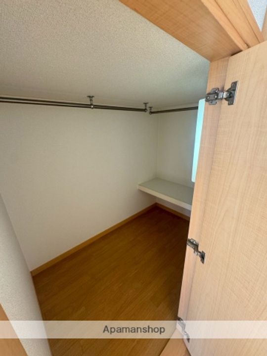 ピカソ出仲間102の内装