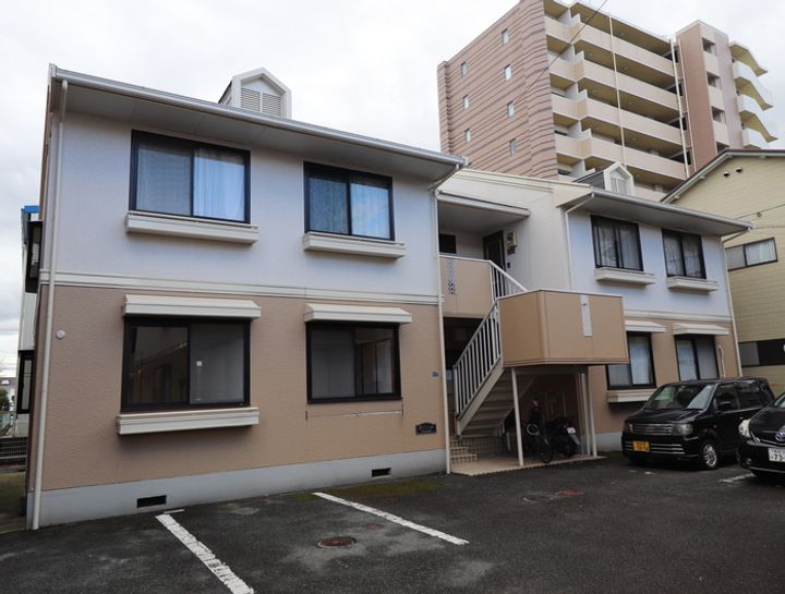 ファミール蓮台寺 C棟の外観