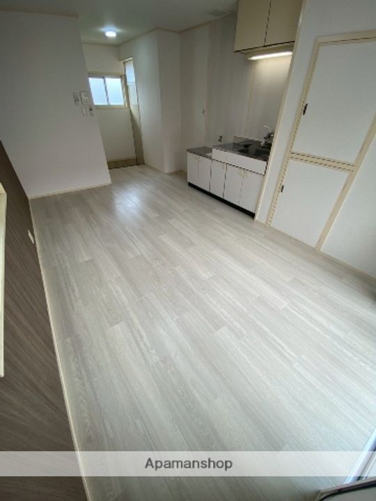 熊本県熊本市東区上南部2丁目の賃貸アパートの居間