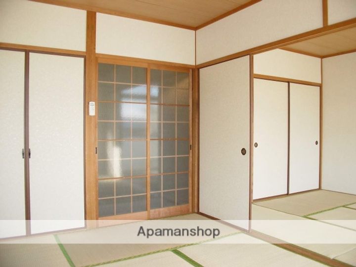 熊本県熊本市中央区帯山8丁目の賃貸アパートの居間