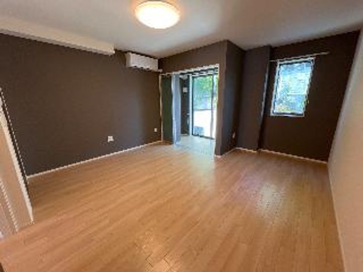 フロンティアエステートⅡ105の居間