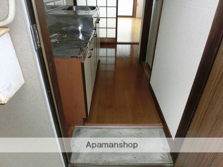 熊本県熊本市東区尾ノ上1丁目の賃貸アパートの玄関