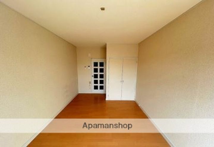 プラネ本山の居間