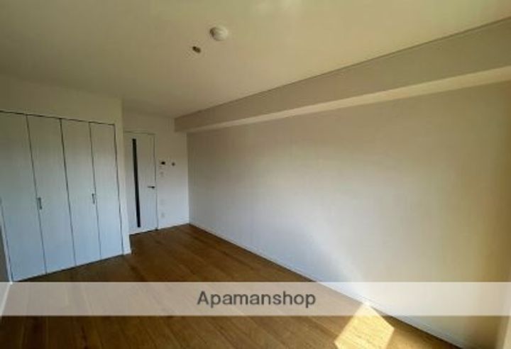 プラネ本山の居間