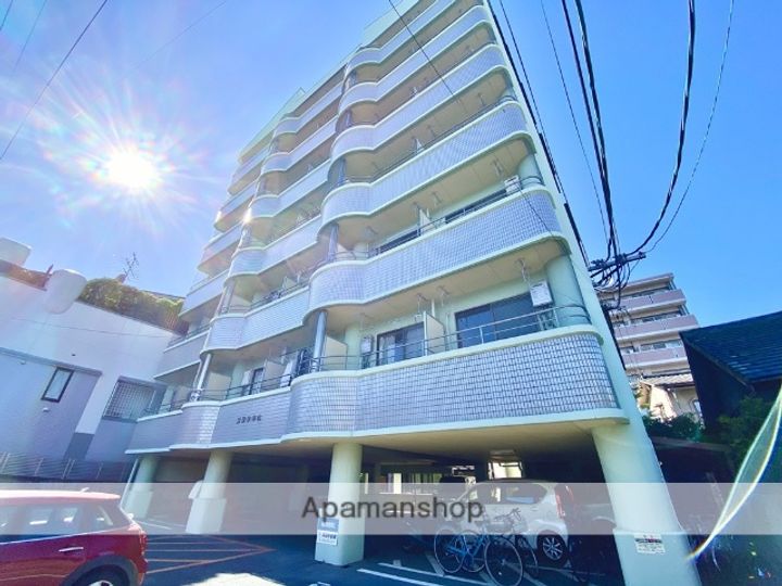 プラネ本山の外観